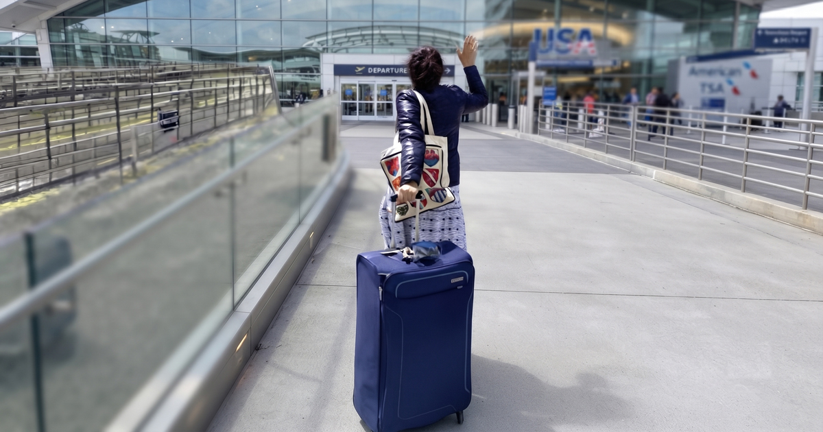 9 Golden Rules for What Not to Wear on a Plane